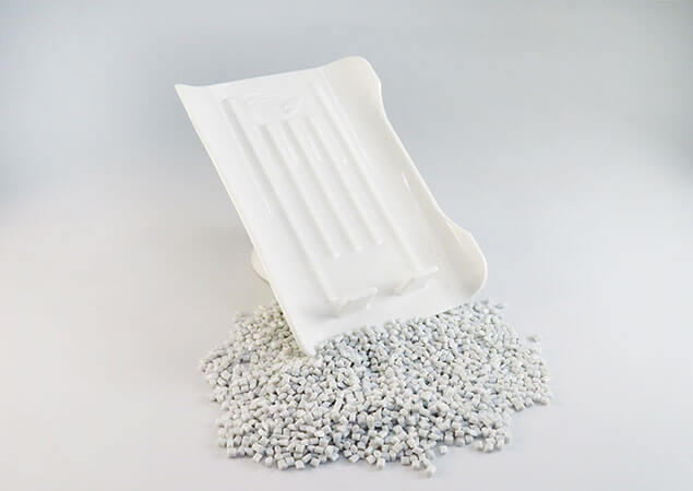 Recycled and regenerated plastic items